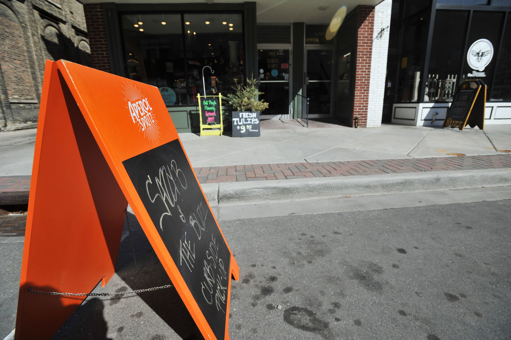 RESTAURANTS CURBSIDE SERVICE